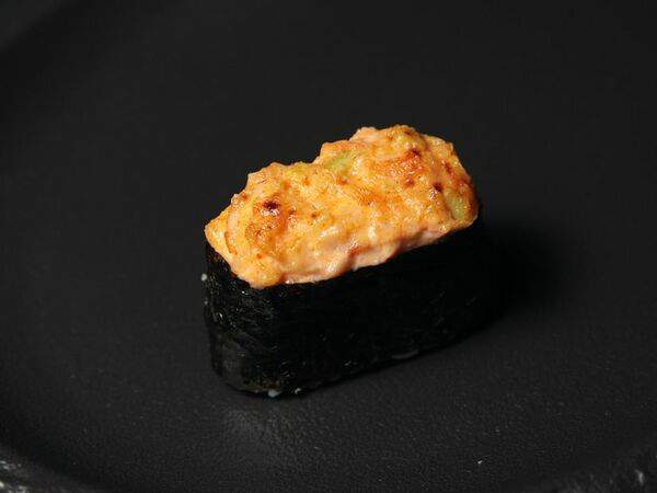 Рога лося - Гункан запечённый с тигровой креветкой