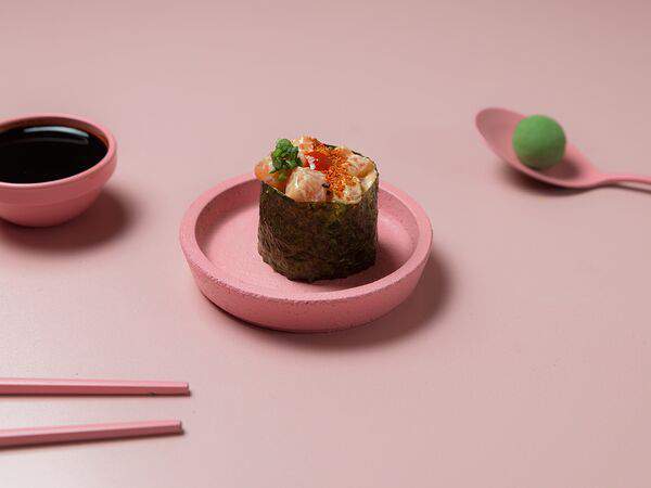 Rollwell - Острый гункан с лососем