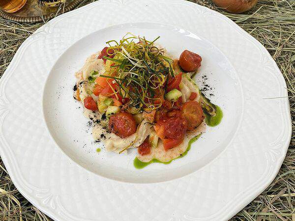 Васнецовъ - Крем из сельдеря с овощным соте