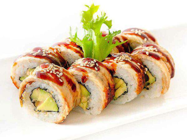 Fusion Sushi - Ролл с угрём и авокадо