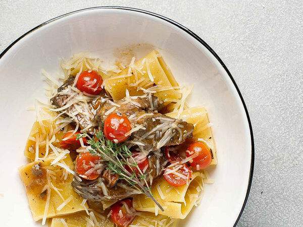 Luka Pizza - Паккери с говяжьими щёчками