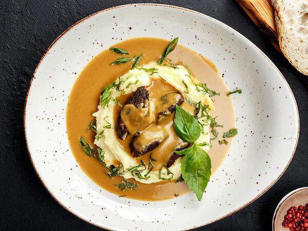 Паста-Паста - Говяжьи щечки с пюре и мясным соусом