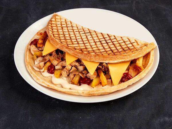 Сosmos - Закрытая пицца с жареным картофелем