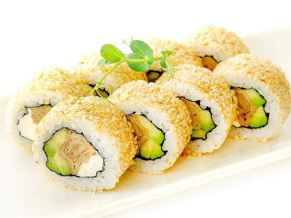 Fusion Sushi - Ролл с омлетом и кунжутом