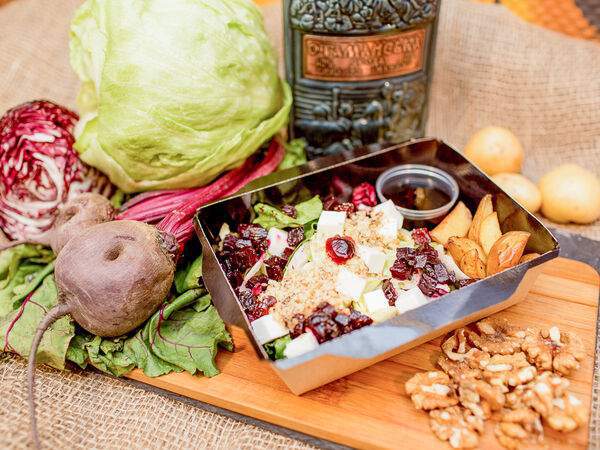 Зерно - Салат Свекольный с вяленой клюквой и фетой