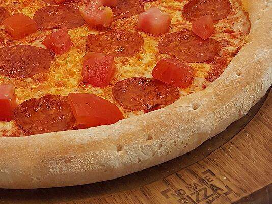 NoNamePizza - Пицца Пепперони Лайт с томатами