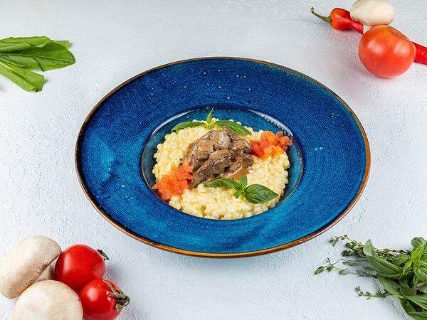 PizzBurg - Паста птитим с томлеными щечками теленка