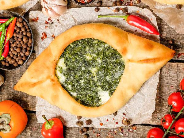Хачапури и вино - Хачапури Лодочка со шпинатом