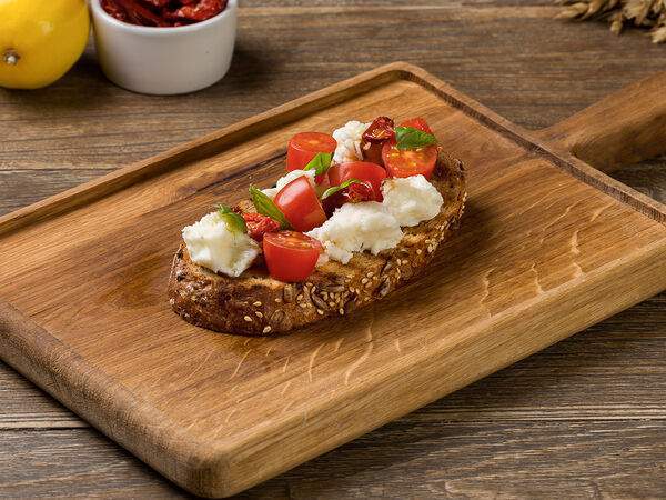 Donna Olivia - Брускетта с моцареллой и томатами