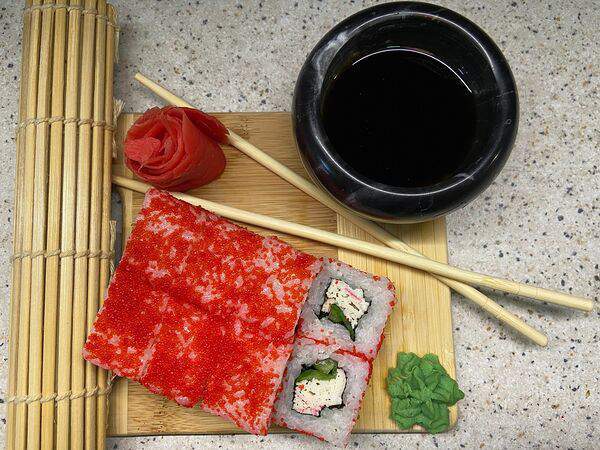 Скушай Суши - Ролл Калифорния с крабом