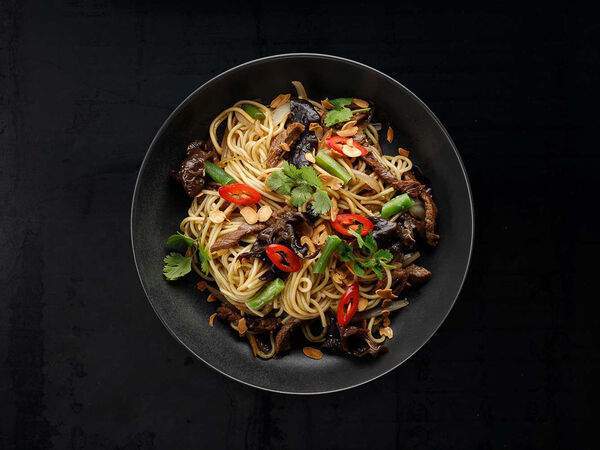 Рис - Рисовая лапша с говядиной по-сычуаньски