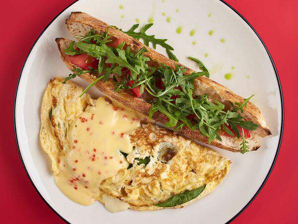 Игрушки - Омлет с креветкой и икорным соусом голландез