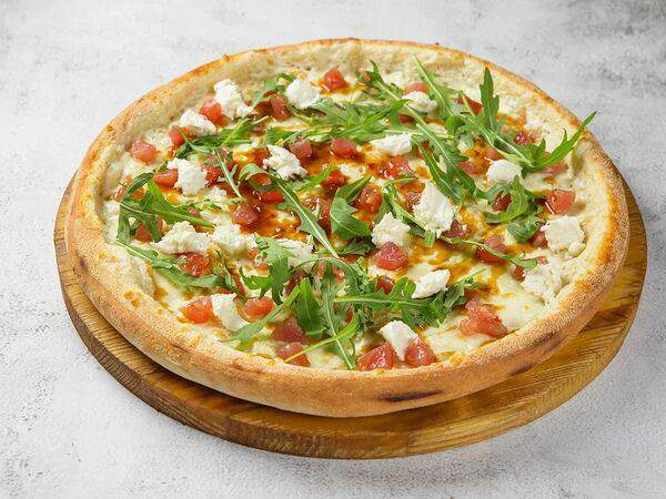 Винзавод - Пицца с тартаром из тунца и сыром страчателла