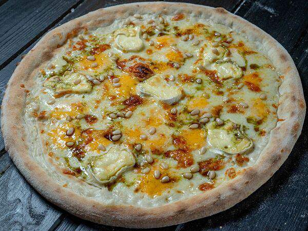 12 - Пицца четыре сыра 40 см