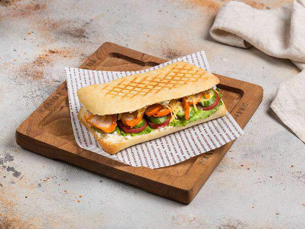 Travelers coffee - Сэндвич с куриной копченой грудкой и свежими овощами