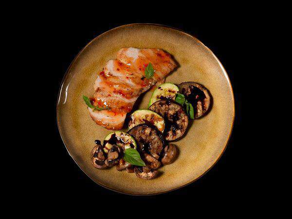 Fabrika - Куриное филе с овощами гриль