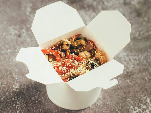 Сашими - Фунчоза с креветками, овощами и кунжутом