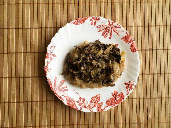 Кафе Мария - Биточки по-селянски с шампиньонами