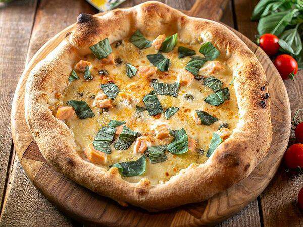 La villa - Пицца с лососем дорблю