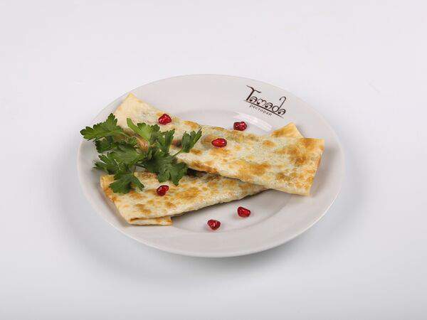 Ресторан Тамада - Горячий лаваш с сыром и зеленью