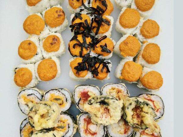 Акина суши - Сет Токио (острый сет)