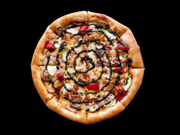 Пиццуля - Пицца с овощами и соусом Песто