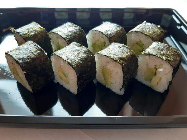 Sushic - Классические роллы с авокадо