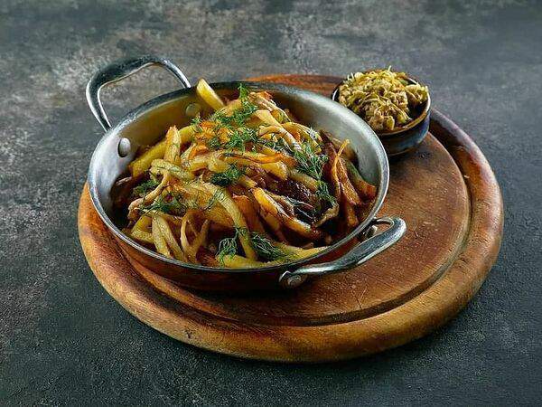 Баклажан Горьковская - Жареный картофель с сезонными грибами и джонджоли