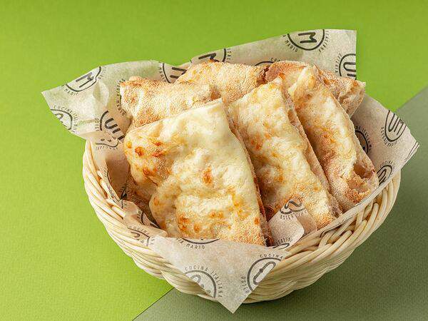 Osteria Mario - Фокачча на римском тесте с моцареллой