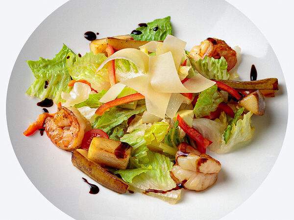 Мята Lounge - Салат с креветками и грушей