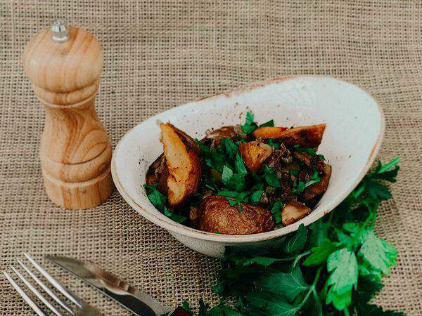 Паб 13 - Молодой картофель с грибами и луком