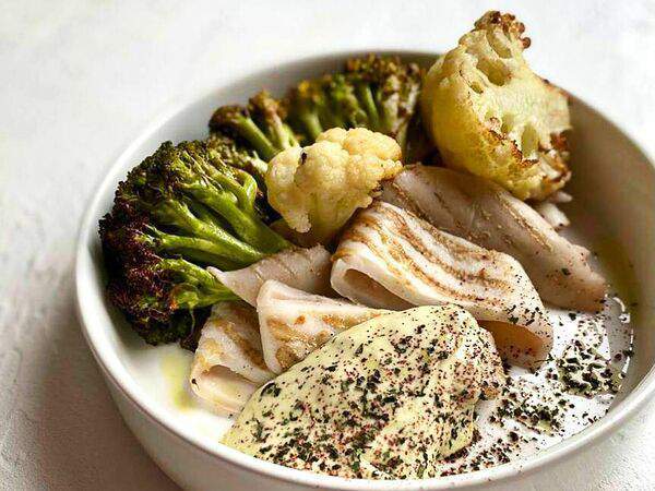 Ресторан 101 - Кальмар с брокколи и соусом айоли