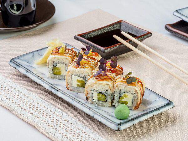 Grillage - Ролл с угрем и сыром