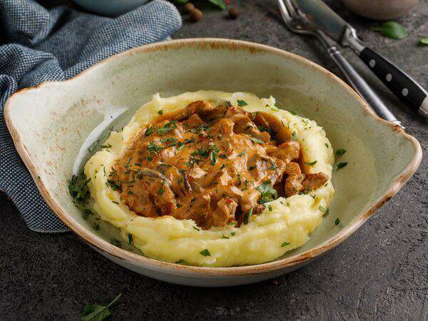 Охота на енота - Бефстроганов из телятины с вешенками