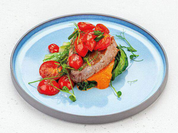 AVO Kitchen & Bar - Стейк из тунца