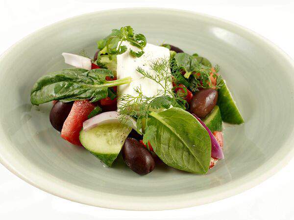 Маммас - Овощной салат с сыром фета и оливками каламата