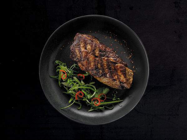 Рис - Стейк из мраморной говядины на гриле