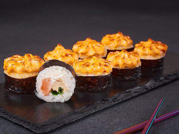 СушиСет - Ролл Запеченный острый с лососем