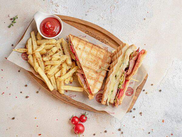 Агафредо - Клаб-сэндвич с ветчиной