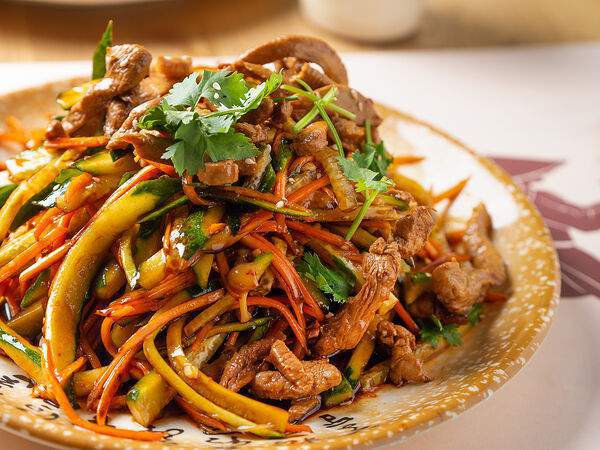 Chinchin - Салат из свинины с огурцом