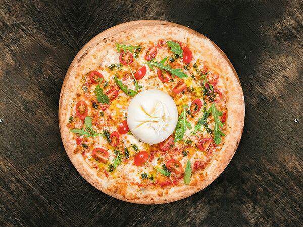 Костёр Пицца и Гриль - Пицца Буррата с томатами классическая