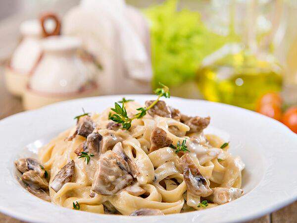 Ресторан Доставки Мамуля - Феттуччине с белыми грибами в сливочном соусе