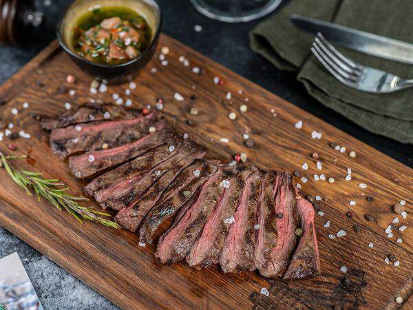 Дикая утка - Стейк мачете с соусом чимичурри