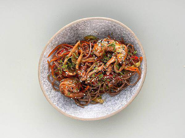 О мой вок! - Гречневая лапша с морепродуктами