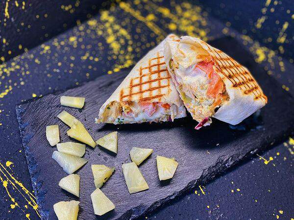 V Lavashe - Шаурма гавайская