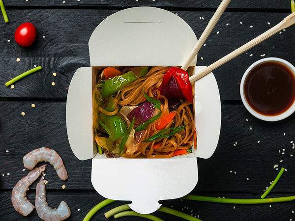 Евразия-Экспресс - Wok с овощами и гречневой лапшой Соба, с соевым соусом