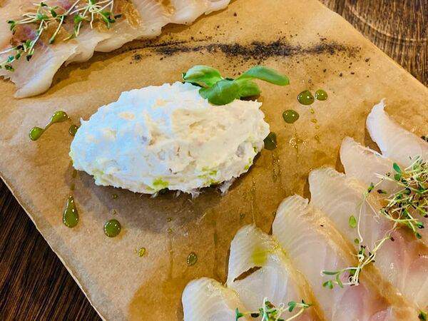 Столица деревень - Муксун слабой соли, холодного копчения с риетом из сеченого муксуна и домашнего сыра