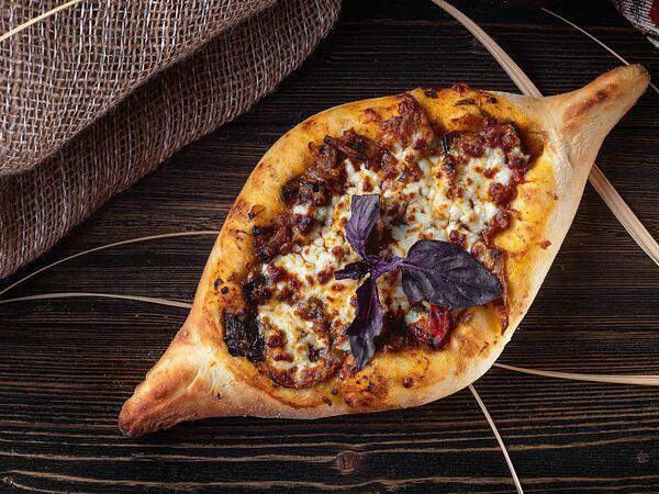 Khortsi & Puri - Хачапури по-аджарски с аджапсандалом