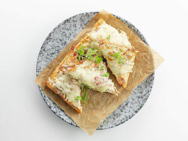 Please Cheese - 1/2 Чиабатта Карбонара