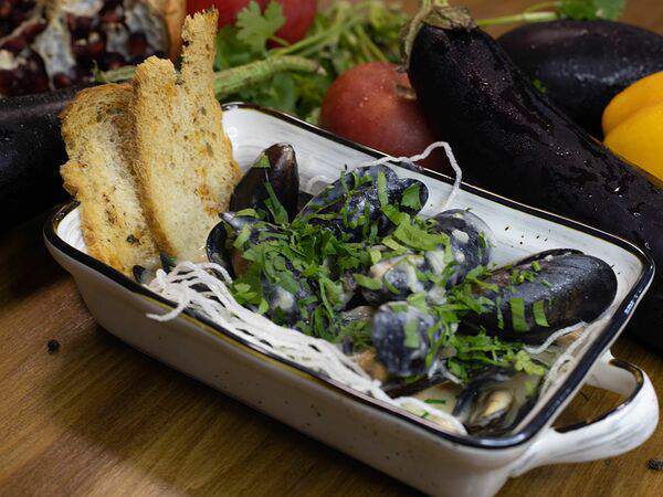 Кафе La Manana - Мидии в сливочно-сырном соусом